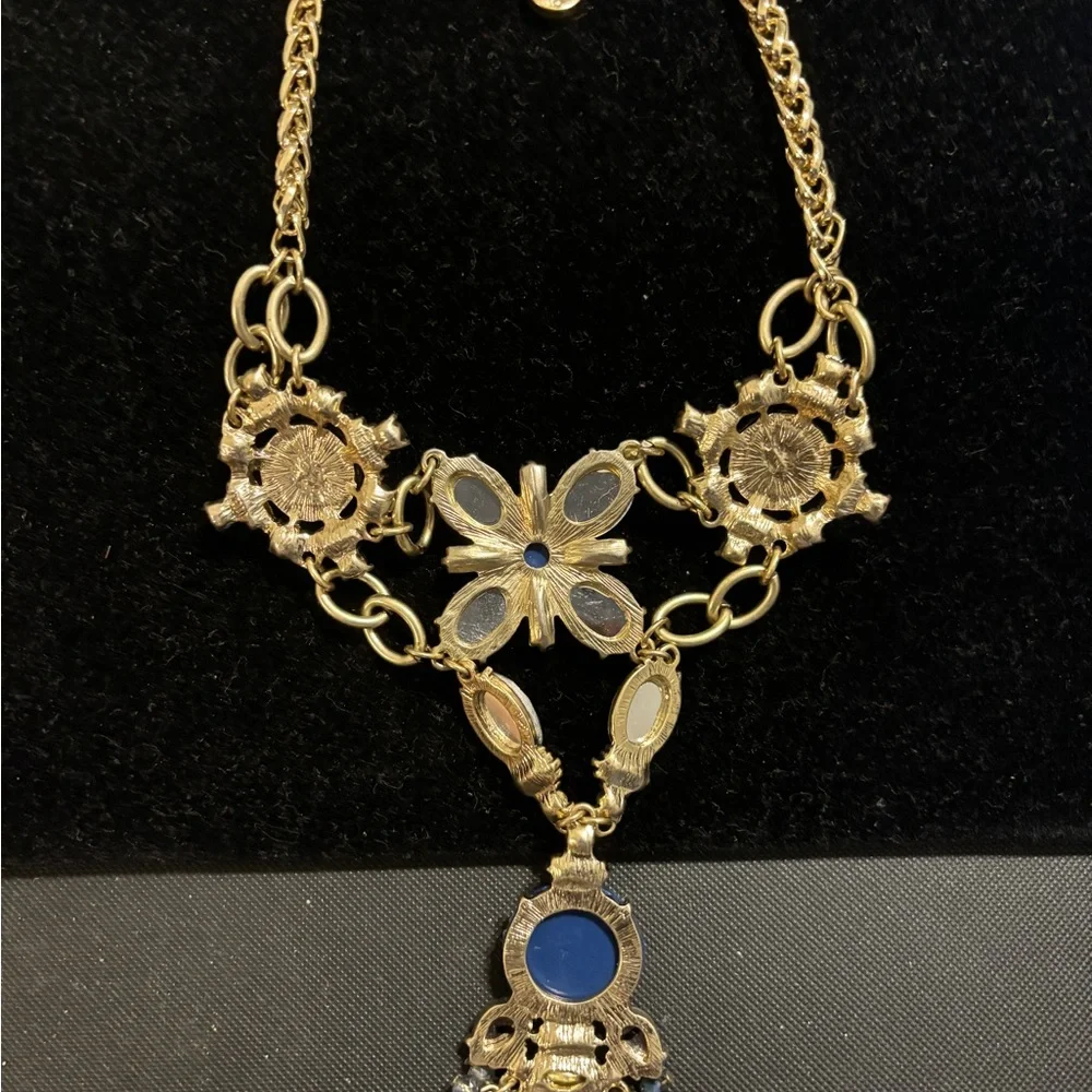 Chocker Style Necklace and Earrings - Picture 6 of 11